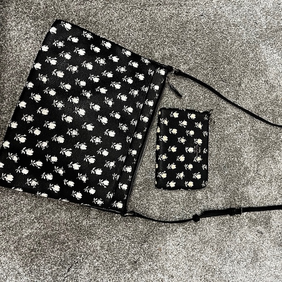 Coach Crossbody Purse & Matching Wallet - Picture 1 of 5